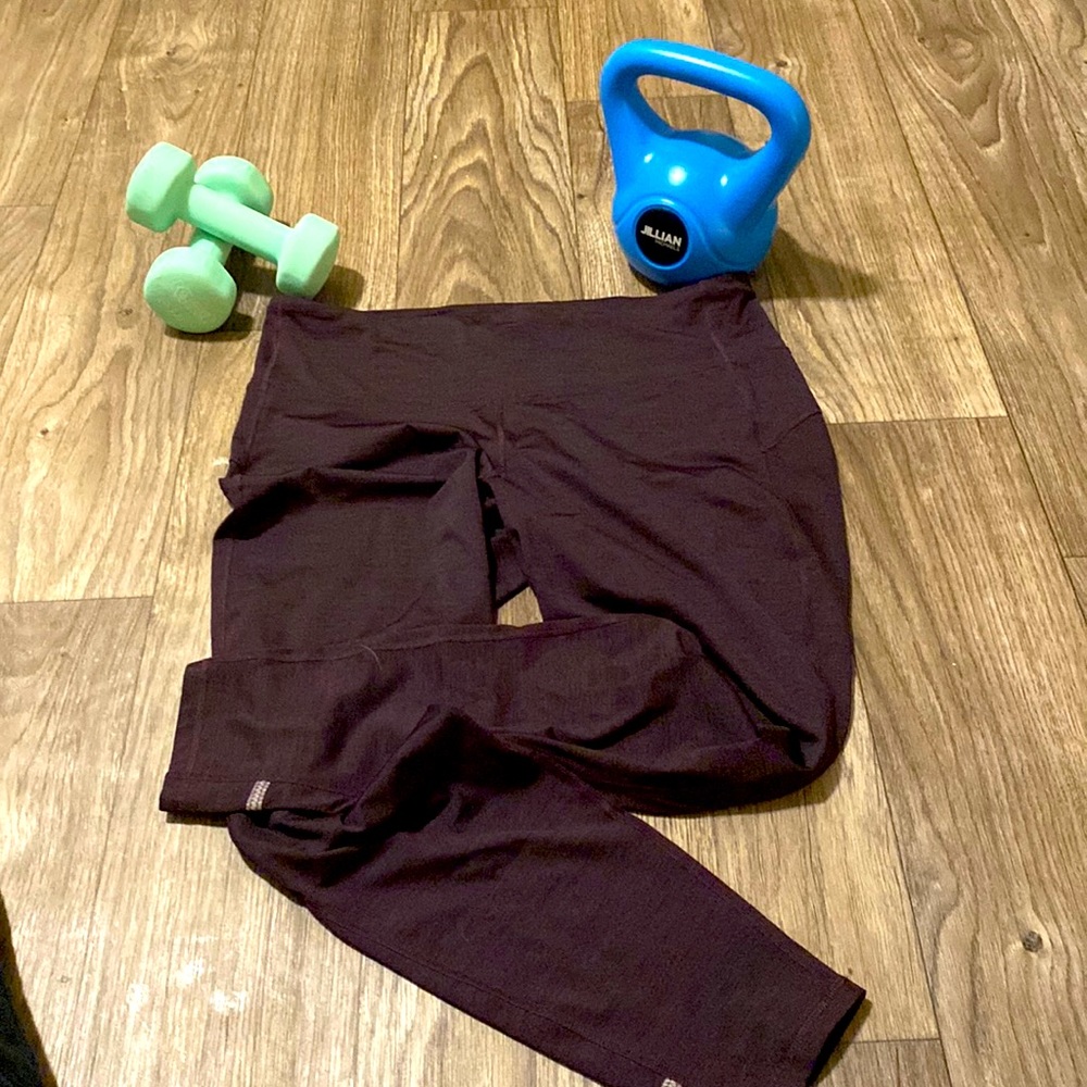 Sweat resistance fitted athletic active wear leggings